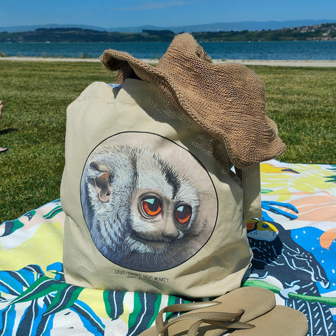 Sketchy Blenny organic tote bag with a cute monkey print. Sturdy and spacious, ready for the day's challenges! Shopping bag, library bag or as beach bag as shown in this photo!