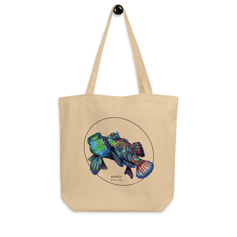 This couple of Mandarinfish adds some serious colour to your day! This tote bag, made from 100% organic cotton, is incredibly versatile. Beach bag, shopping bag, travel bag, or just as a present.