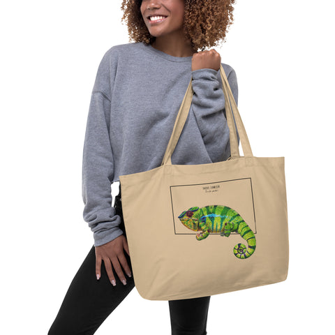 Large tote bag with a print of a colourful panther chameleon. Beautiful print of a hand-drawn animal, 100% organic cotton. Beach bag, shopping bag, travel bag, or just as a present. PETA-approved vegan.