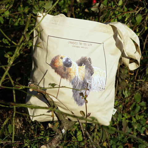 Sketchy Blenny tote bag with a print of an adorable sleeping sloth. Beautiful print of a hand-drawn animal, 100% organic cotton. Beach bag, shopping bag, travel bag, or just as a present. PETA-approved vegan