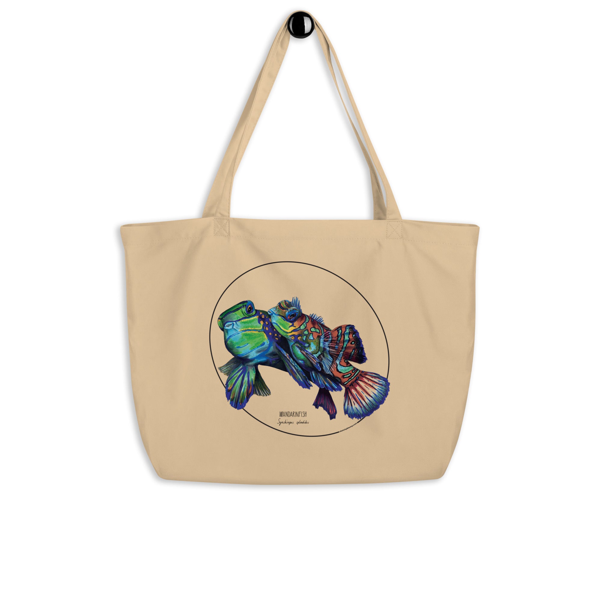 This couple of Mandarinfish adds some serious colour to your day! This large tote bag, made from 100% organic cotton, is incredibly versatile. Beach bag, shopping bag, travel bag, or just as a present.