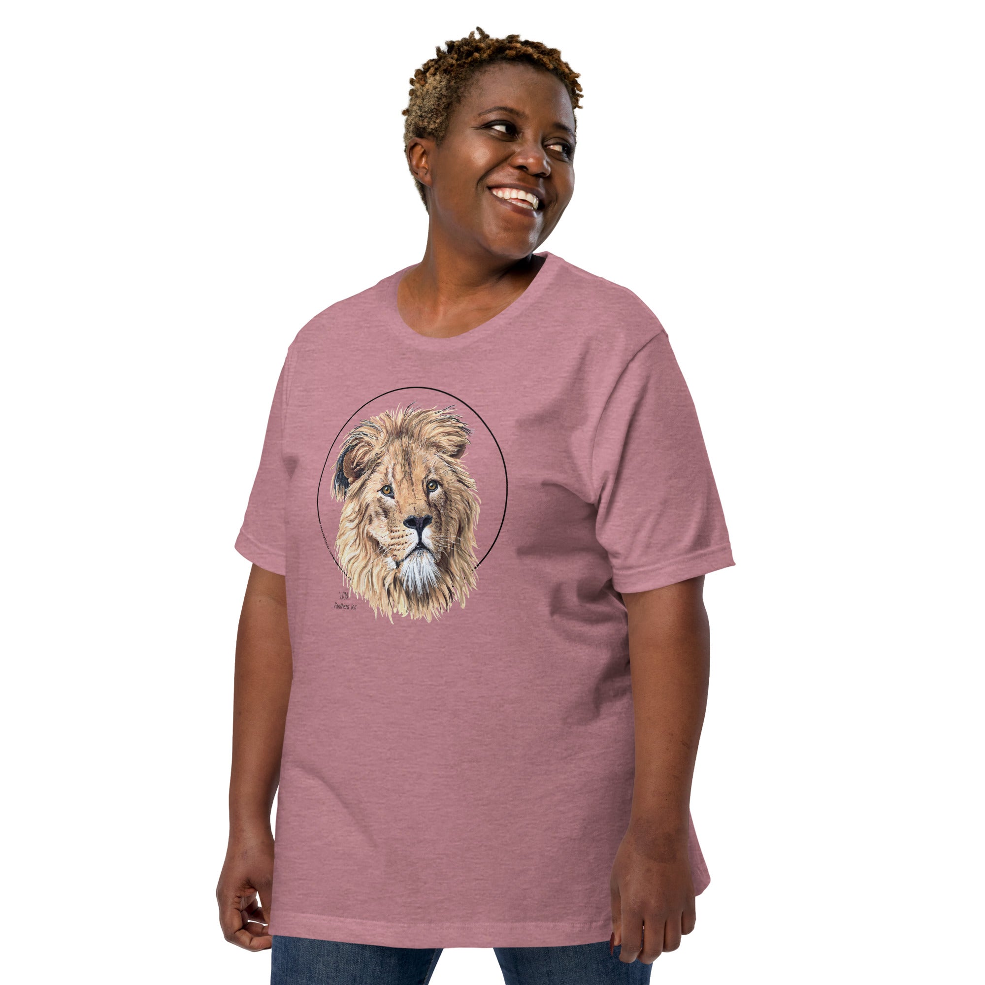 Product mockup of our lion print t-shirt, worn by a female plus-size model. This shirt's base colour is heather orchid.