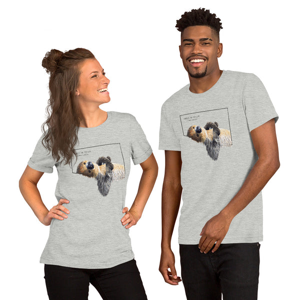 Product mockup with a male and a female model wearing the athletic heather coloured shirt.